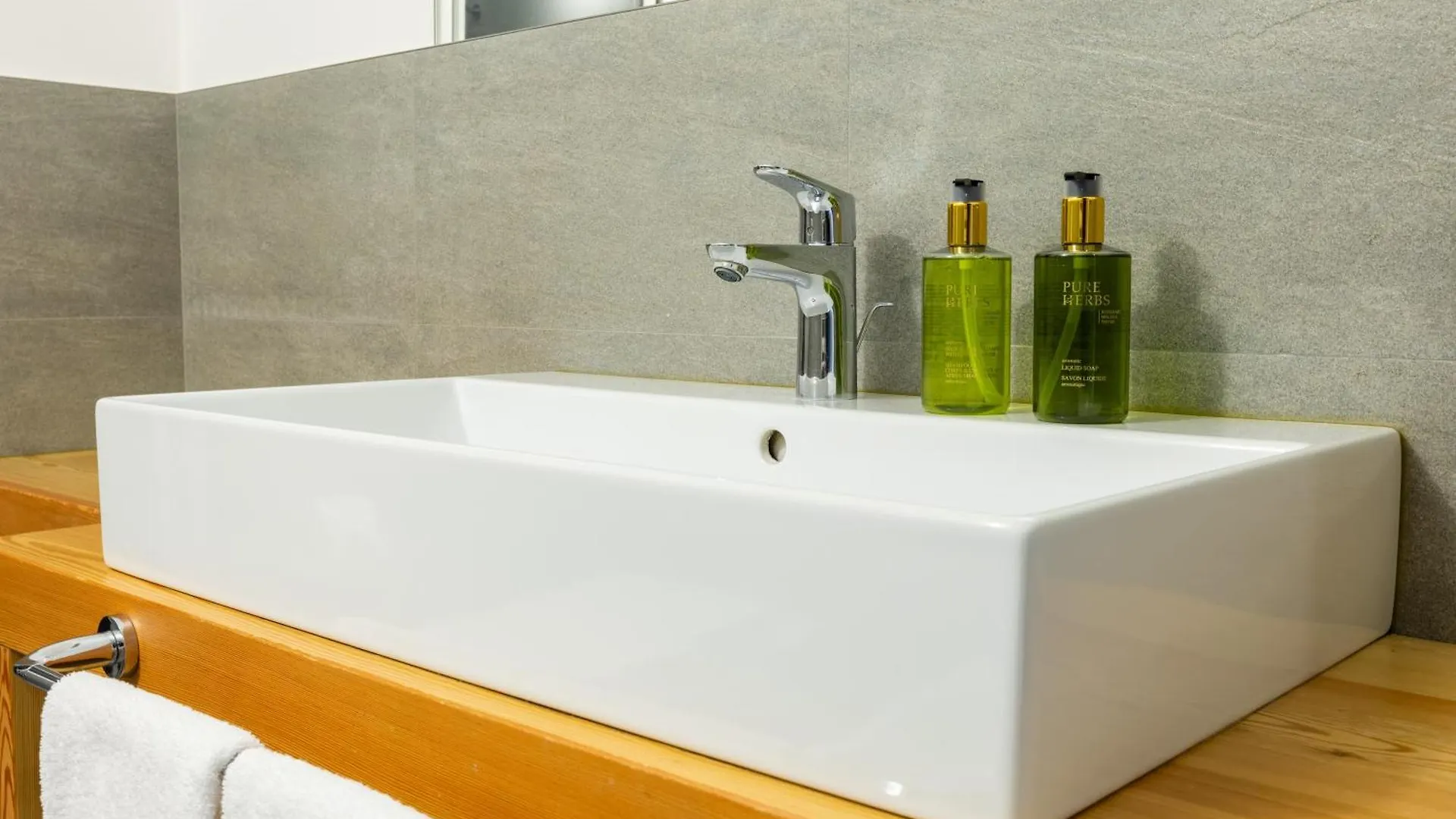 Hotel Cardo Isolaccia 3*,  Italy