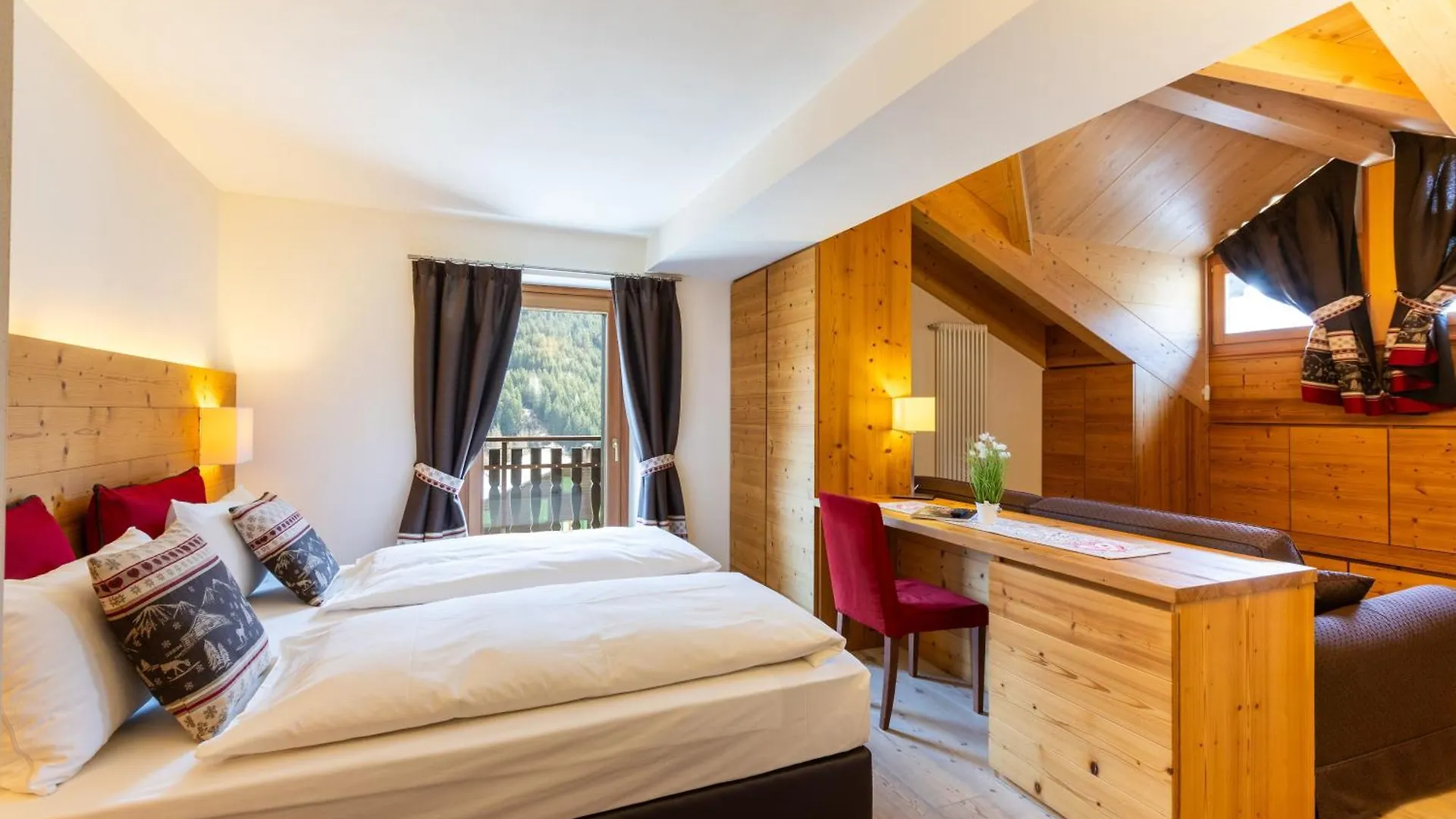 Hotel Cardo Isolaccia